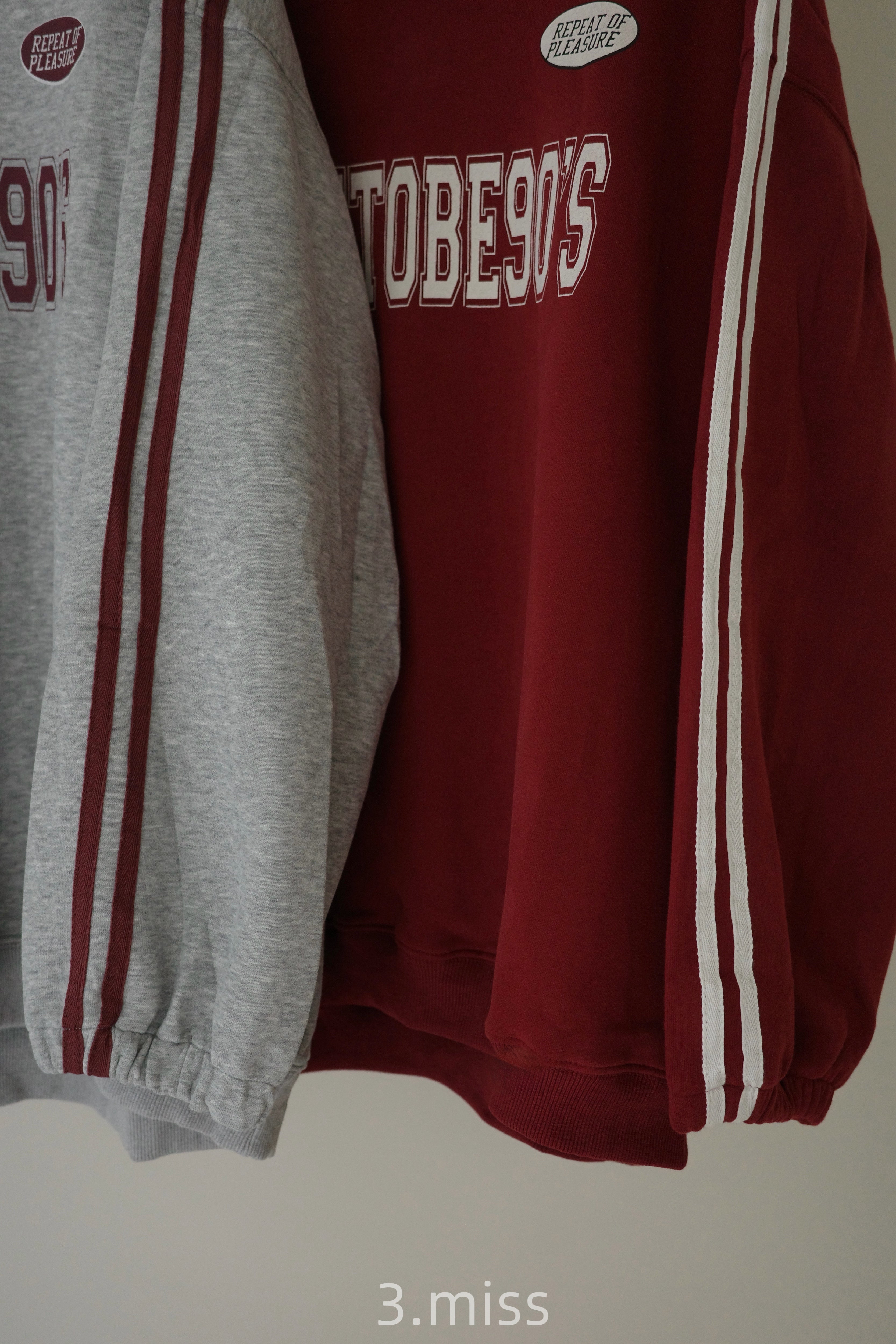 V領運動條紋大學T