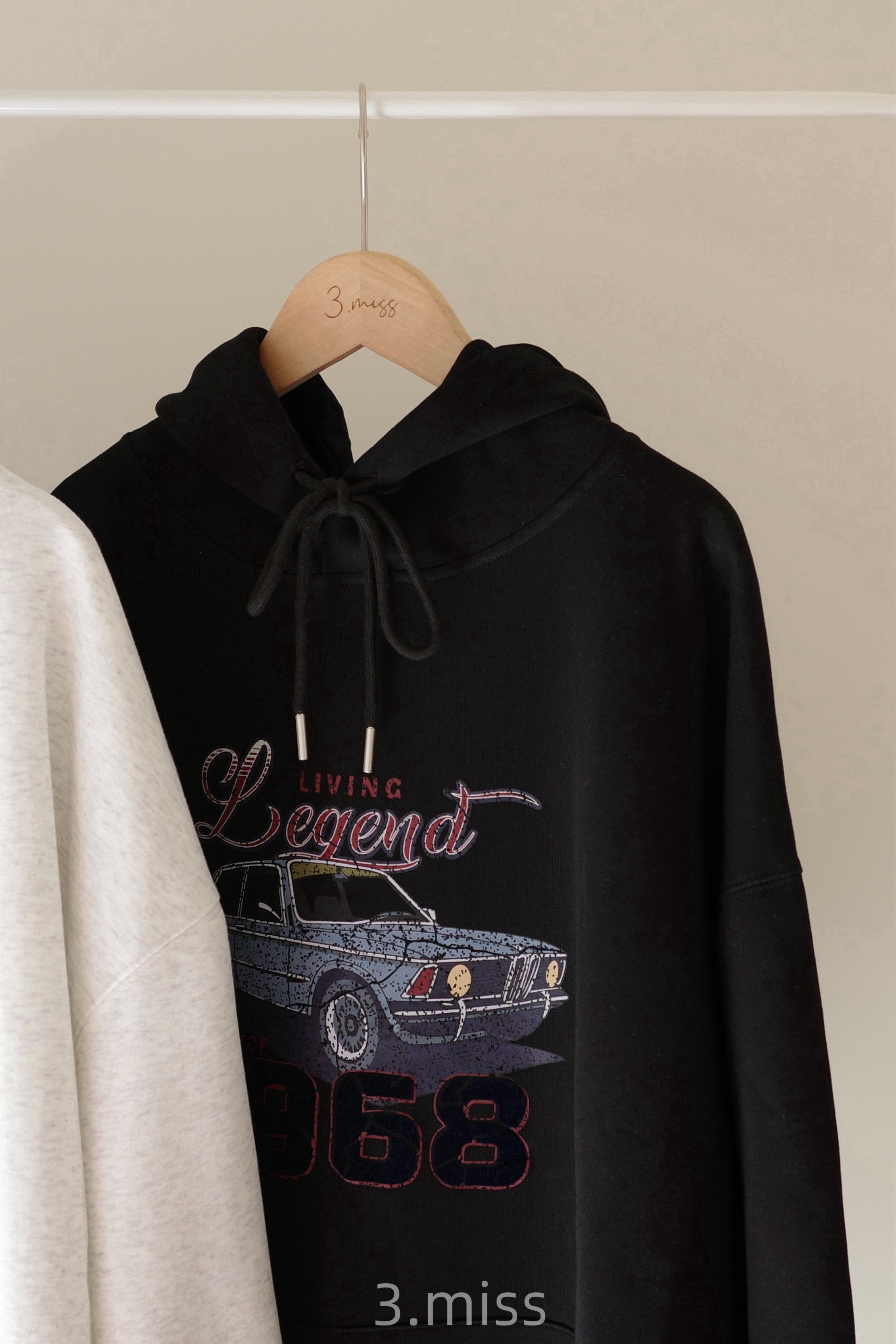 1968復古車帽T | 白黑