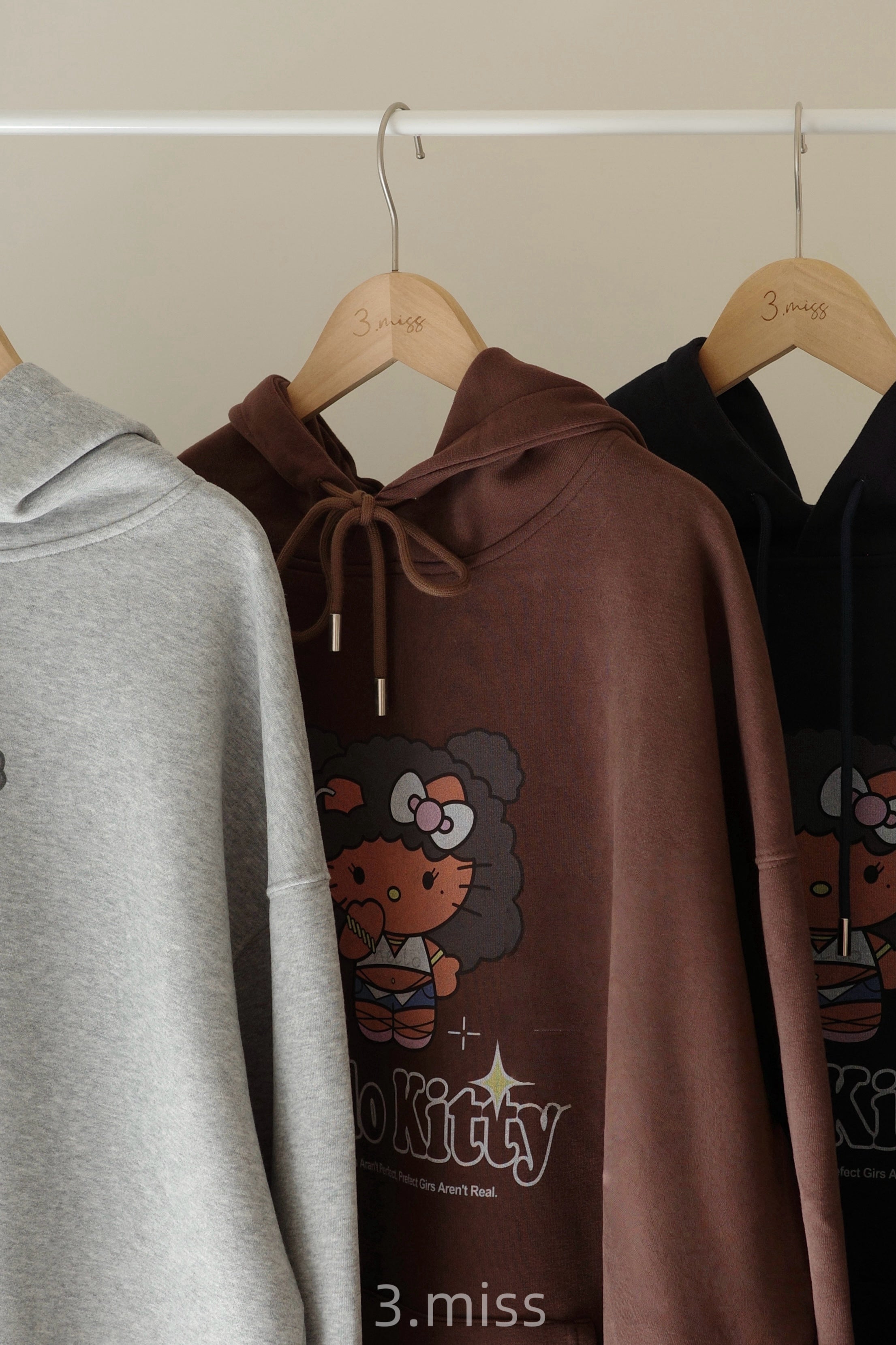 曬黑貓帽T ｜補貨了