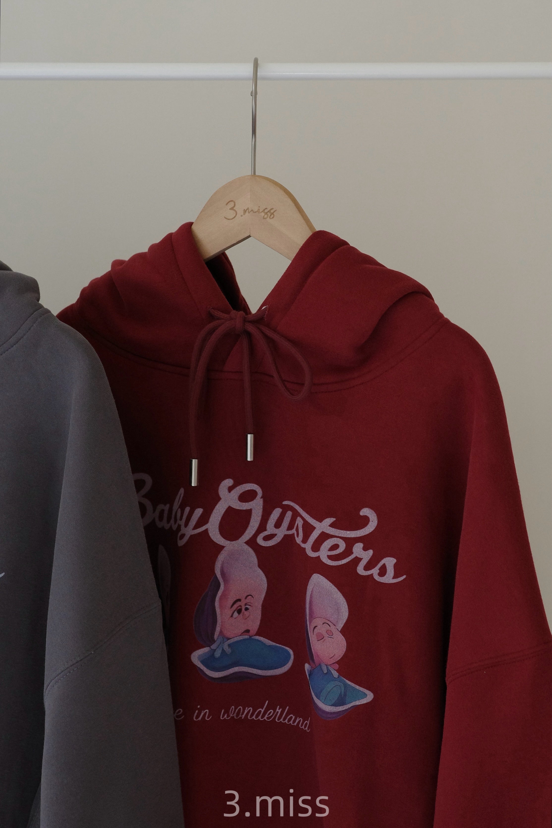 刷絨牡蠣寶帽T | 紅灰