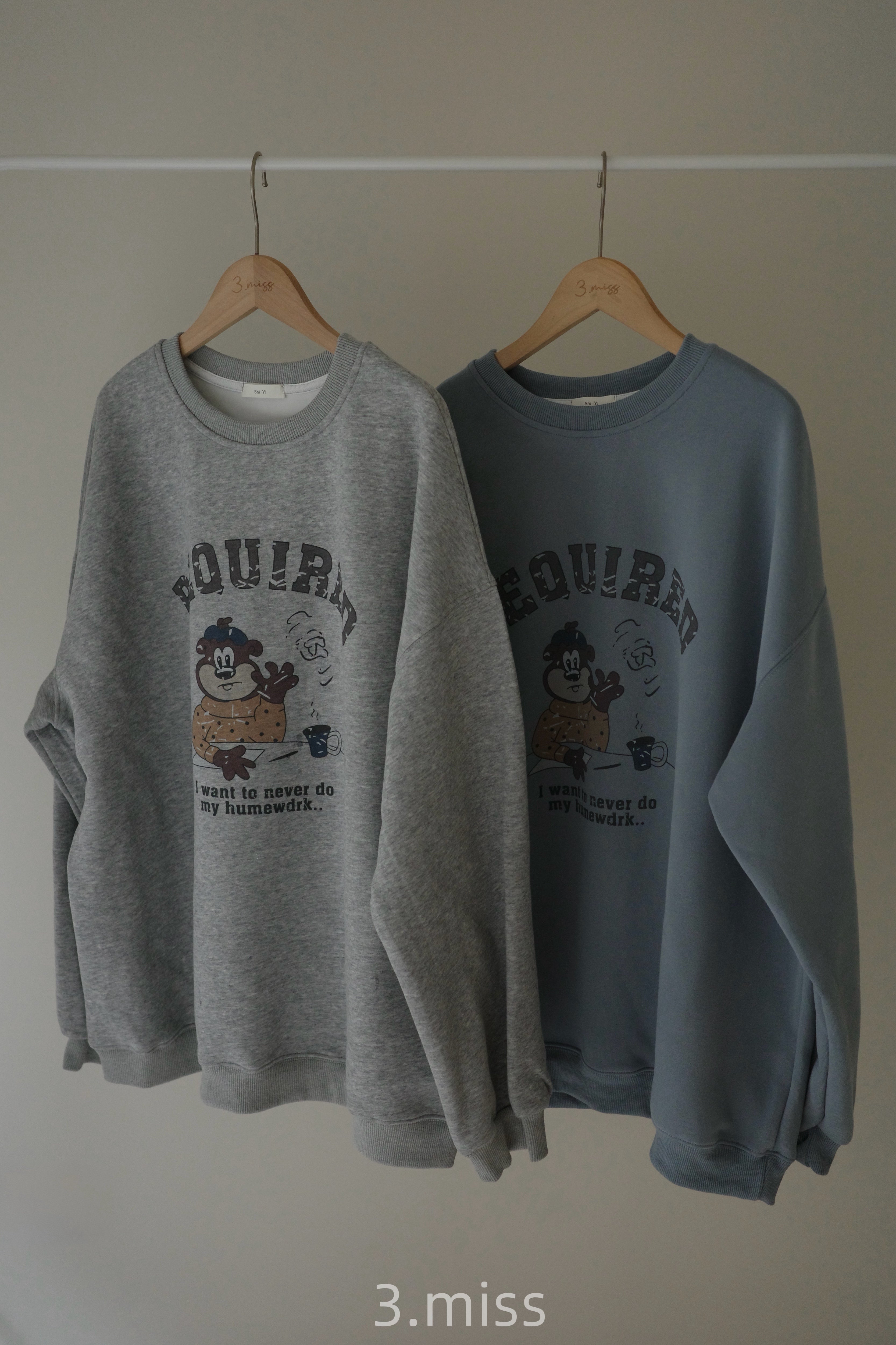 那隻熊喝咖啡｜灰藍